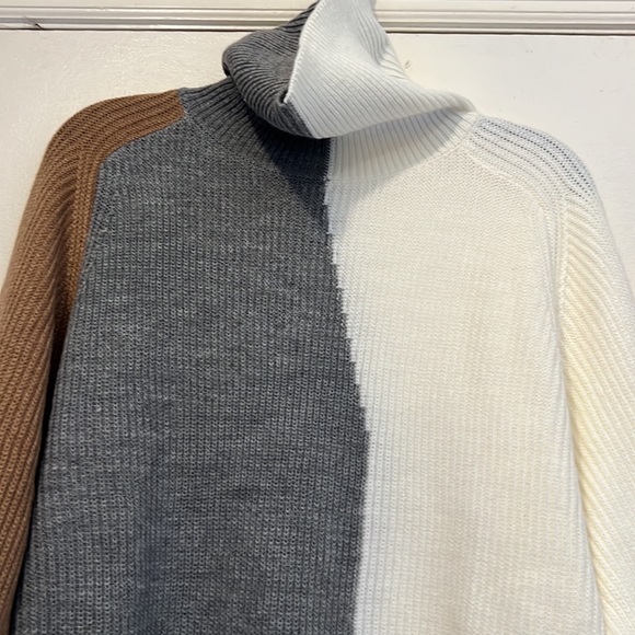 Color Block Turtle Neck Raglan Sleeve sweater dress🤩🤩🤩 - Picture 2 of 4